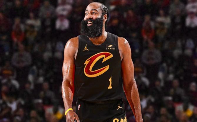安博体育-仅一夜！NBA诞生9笔大交易！快船闹剧终结，骑士招募詹姆斯
